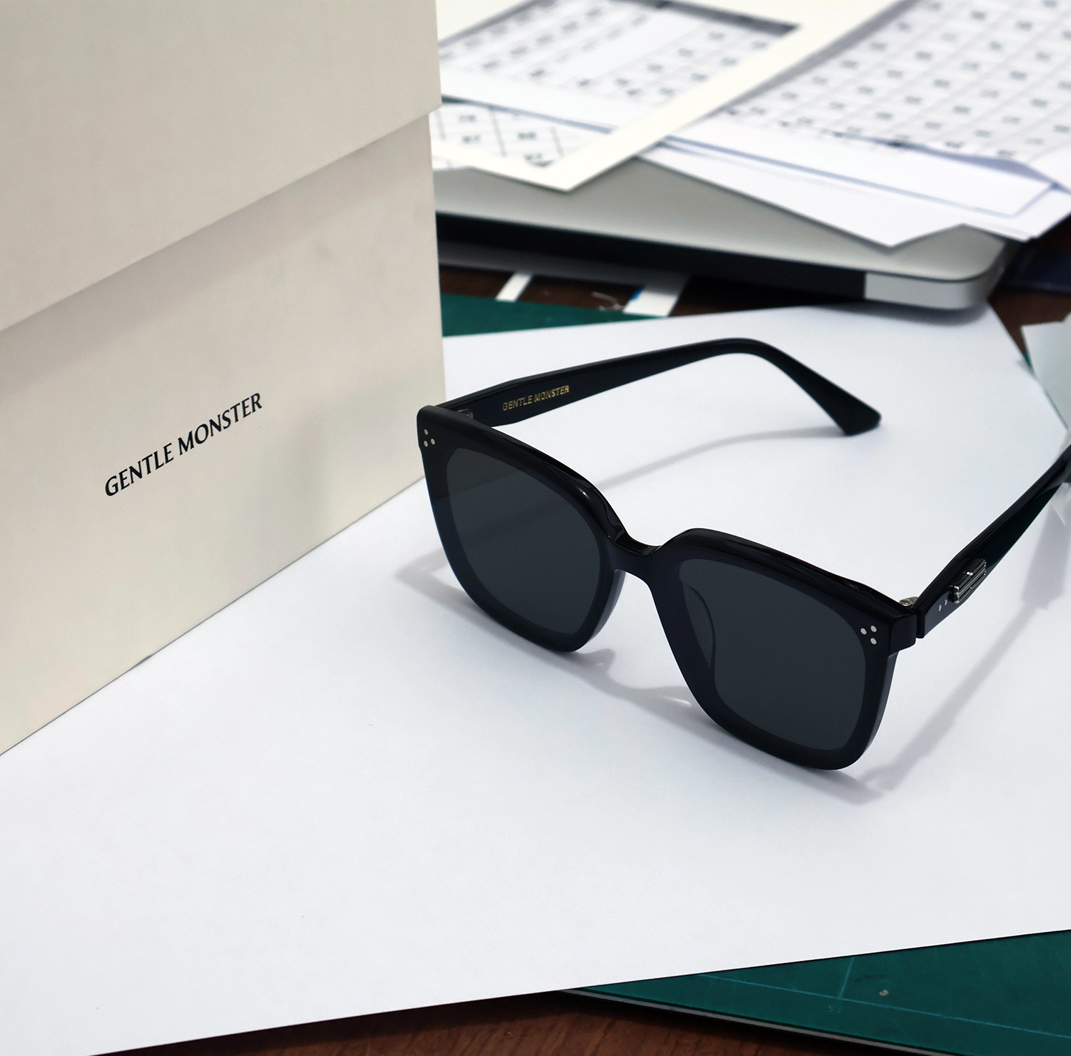 Sunglass Women's gentle-monster